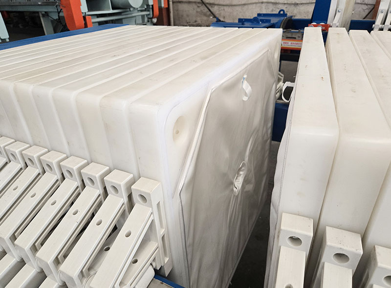 1765436683202288.jpg Application of Filter Press in the Filtration of Carbon Materials after Acid Treatment.jpg